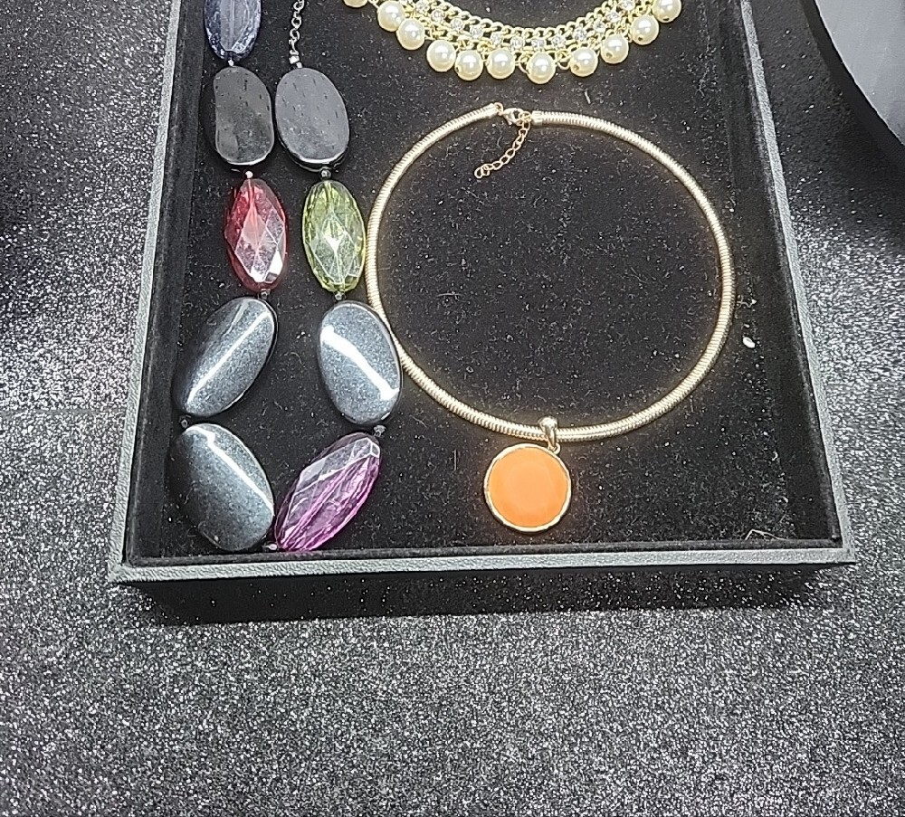 Statement Necklace Bundle - Picture 5 of 8
